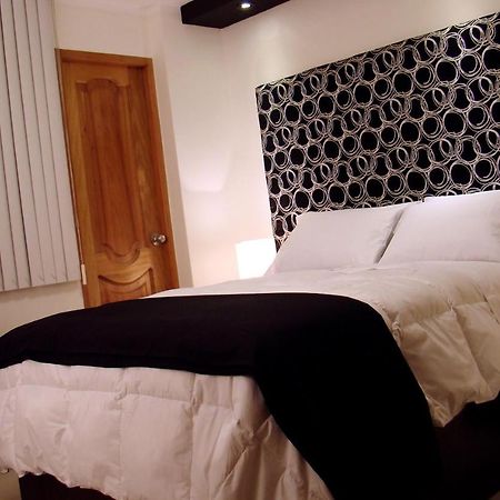 Hostal Media Luna Trujillo Luaran gambar