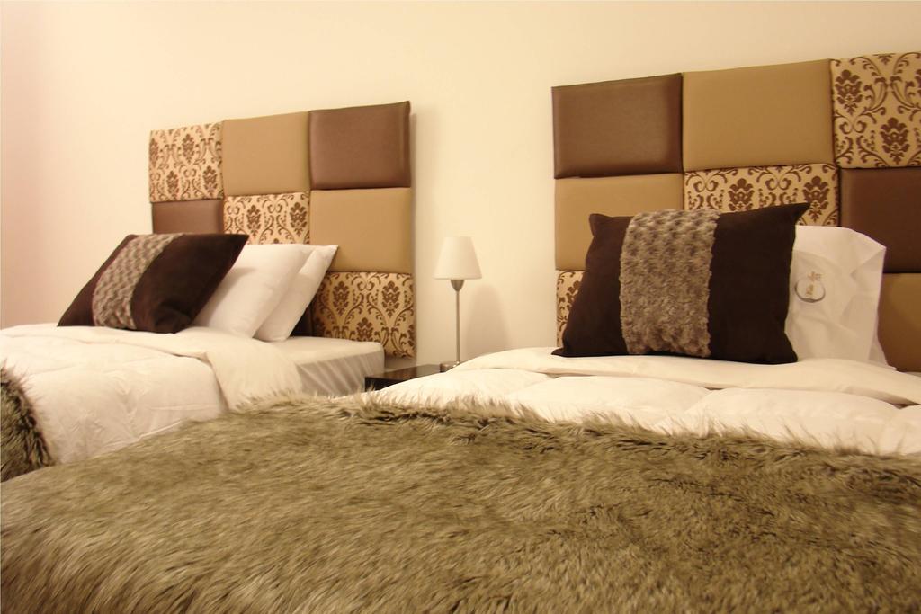 Hostal Media Luna Trujillo Luaran gambar