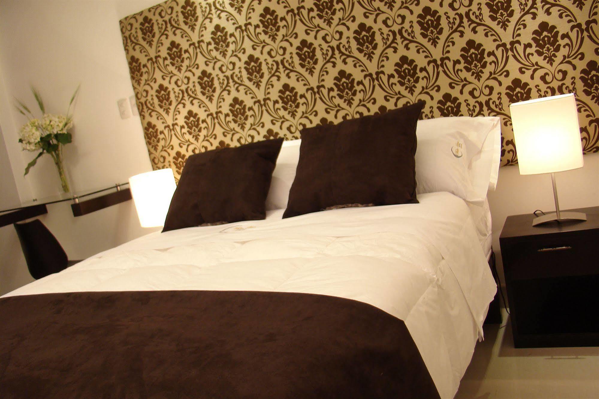 Hostal Media Luna Trujillo Luaran gambar