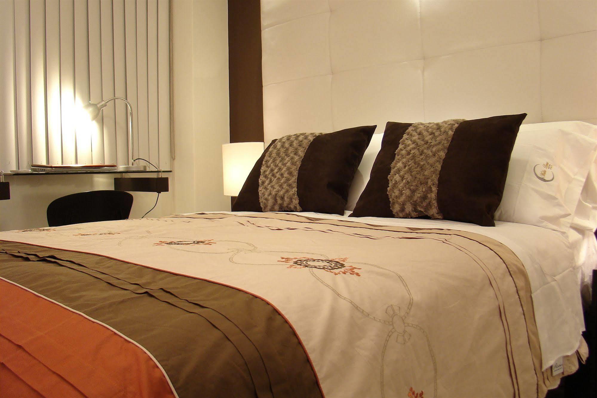 Hostal Media Luna Trujillo Luaran gambar