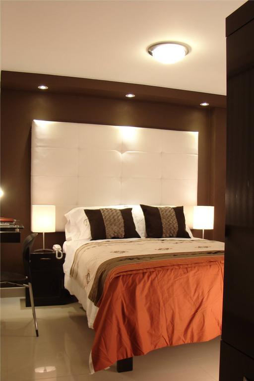 Hostal Media Luna Trujillo Luaran gambar