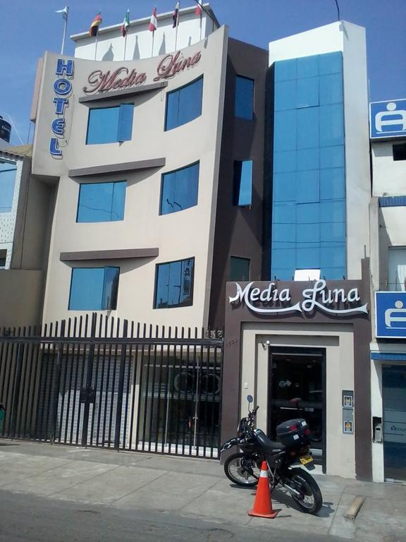 Hostal Media Luna Trujillo Luaran gambar